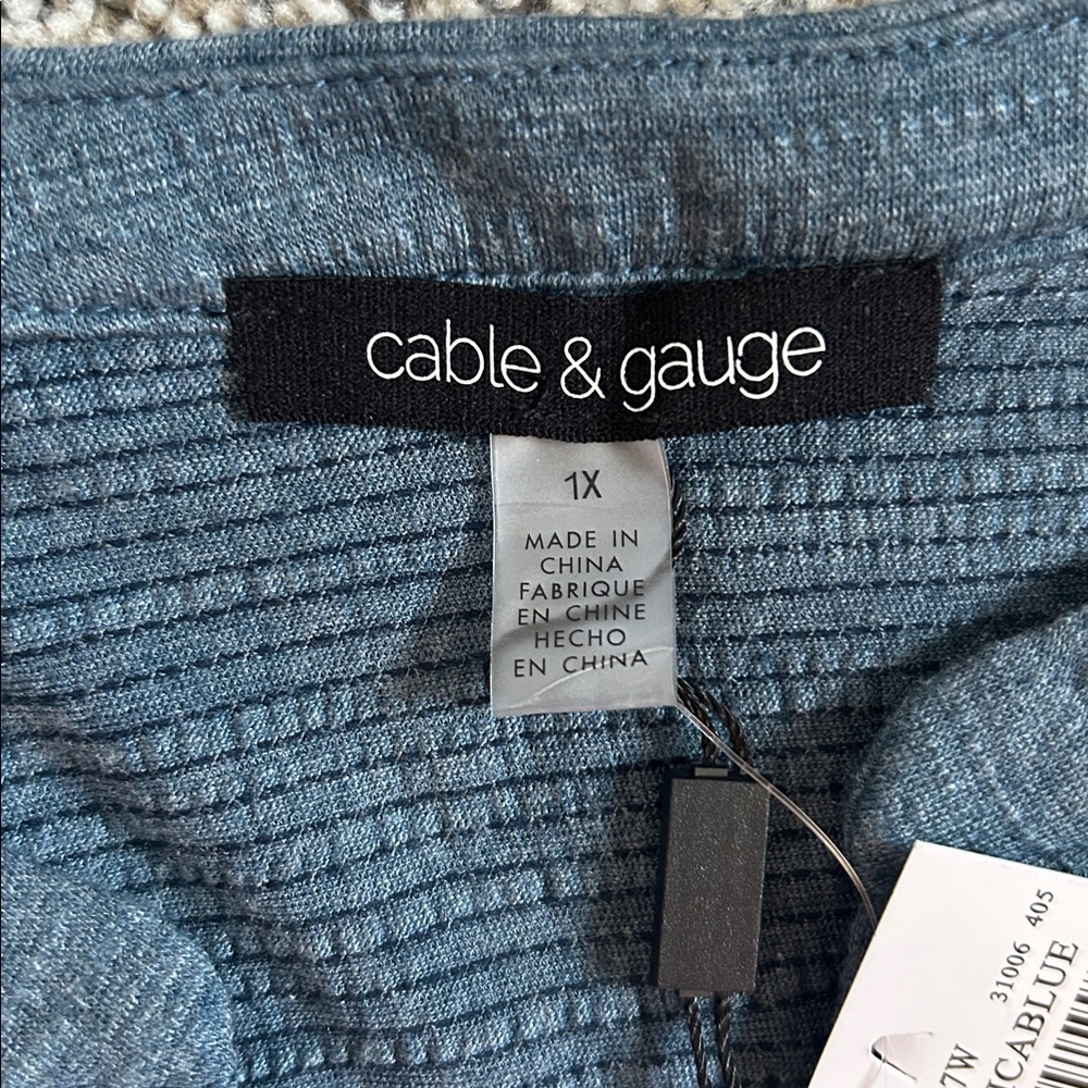 Cable & Gauge Soft Blue Embroidered Textured V-Neck Short Capped Sleeves size 1X - Picture 12 of 16